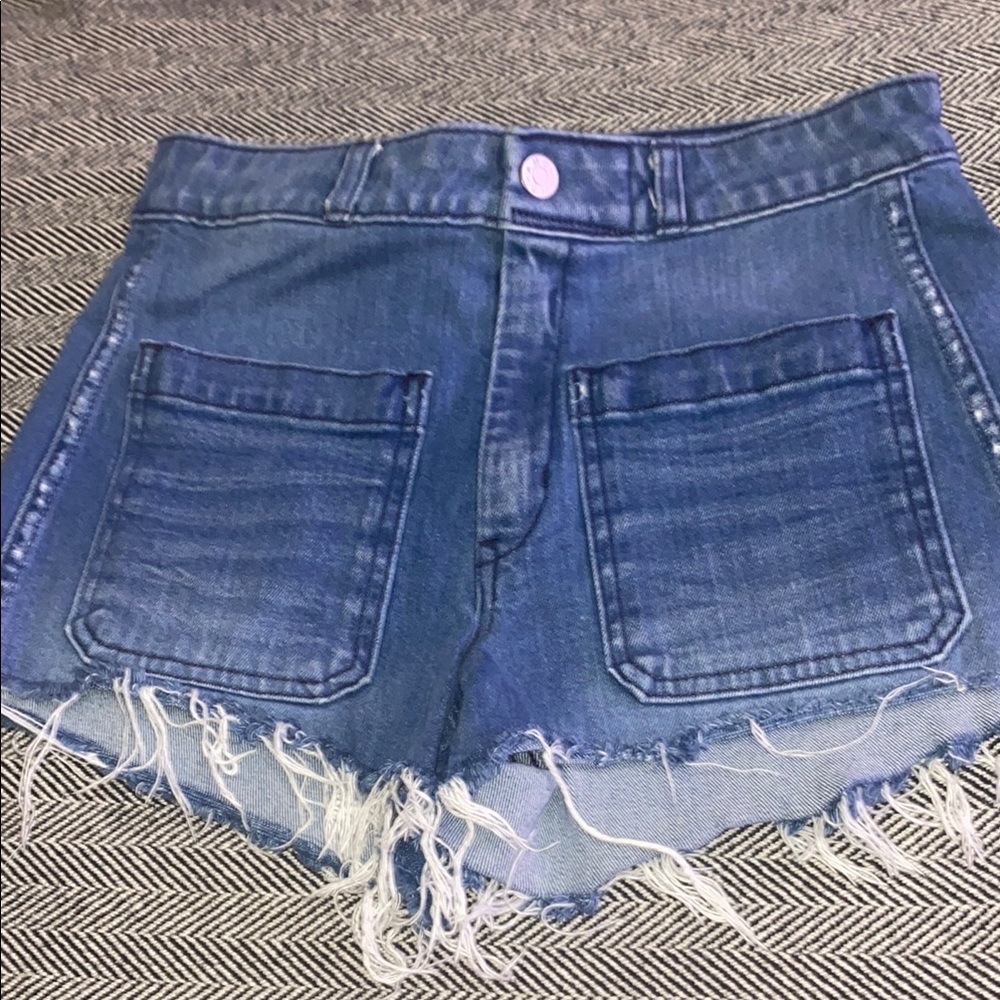 Gentle used- AMO Blue Jean Shorts Distressed High-Waisted Excellent Condition